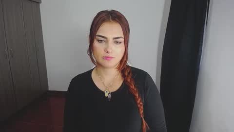 Snapshot of _ninahot chatting on February 17, 11:42 pm Nina online show from February 17, 11:42 pm