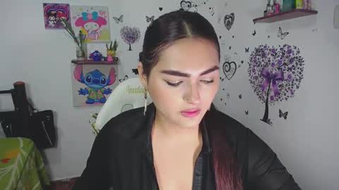 Snapshot of _ninahot chatting on October 31, 5:08 am Nina online show from October 31, 5:08 am