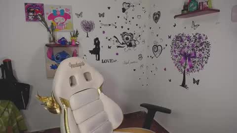 Snapshot of _ninahot chatting on November 5, 2:11 am Nina online show from November 5, 2:11 am