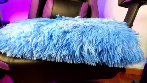 Noa Smith online show from December 3, 9:40 am