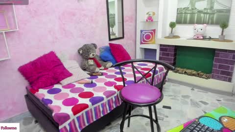 pamela online show from December 19, 8:02 pm