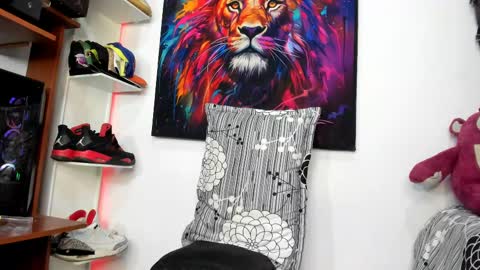 Snapshot of _pantera_09 chatting on February 19, 10:23 am Kevin online show from February 19, 10:23 am