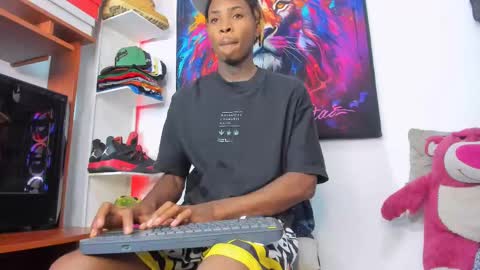 Snapshot of _pantera_09 chatting on September 14, 7:24 pm Kevin online show from September 14, 7:24 pm