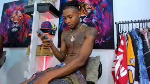 Snapshot of _pantera_09 chatting on October 19, 12:00 am Kevin online show from October 19, 12:00 am