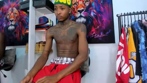 Snapshot of _pantera_09 chatting on October 19, 10:54 pm Kevin online show from October 19, 10:54 pm