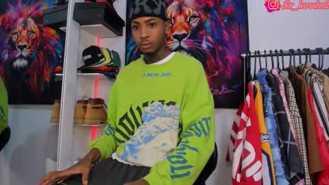 Snapshot of _pantera_09 chatting on October 31, 9:10 am Kevin online show from October 31, 9:10 am