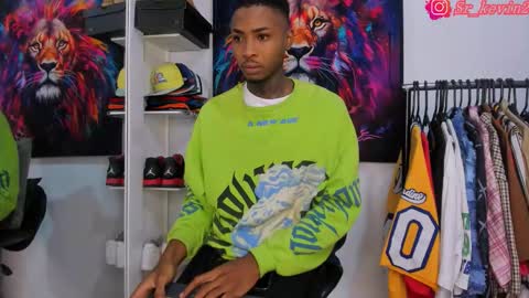 Snapshot of _pantera_09 chatting on November 5, 10:26 am Kevin online show from November 5, 10:26 am