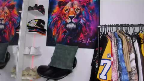 Snapshot of _pantera_09 chatting on December 5, 4:21 am Kevin online show from December 5, 4:21 am