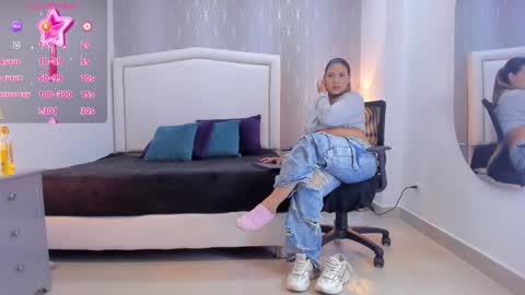 Snapshot of _peach1_ chatting on September 16, 2:29 pm peach1 online show from September 16, 2:29 pm