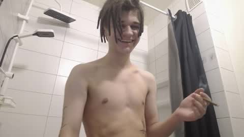 Snapshot of _peachtree_ chatting on February 23, 3:26 am Willie online show from February 23, 3:26 am