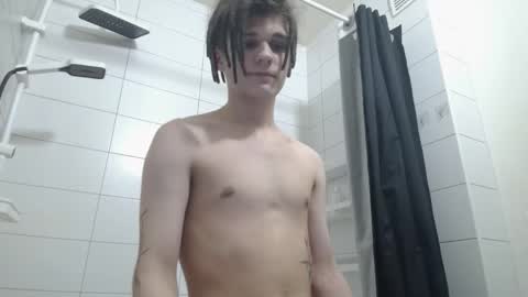 Snapshot of _peachtree_ chatting on February 28, 2:40 pm Willie online show from February 28, 2:40 pm