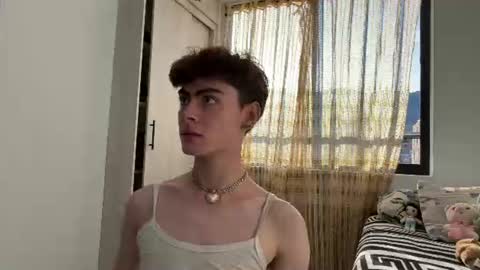 Snapshot of _peachyboy chatting on June 12, 10:08 pm esteban online show from June 12, 10:08 pm
