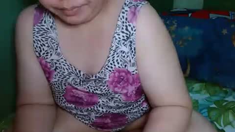 Snapshot of _pinayglamourbum_143xxx_ chatting on February 3, 8:19 am Pinaylovelybum online show from February 3, 8:19 am