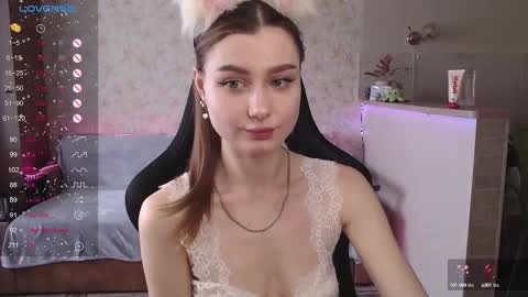 Snapshot of _pinkypie__ chatting on February 14, 10:38 am Lili online show from February 14, 10:38 am