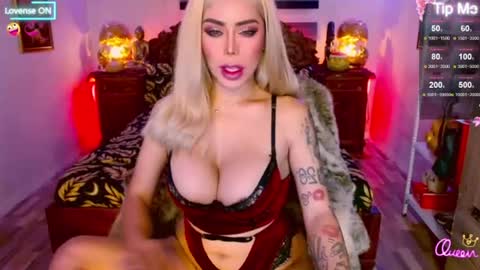Snapshot of _queengoddess_ chatting on July 6, 5:04 am Hi my name is selinaim glad to meet everyone here online show from July 6, 5:04 am