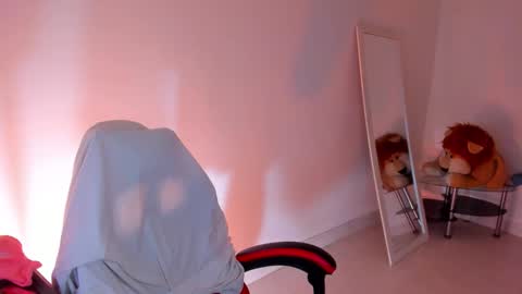 Stefany online show from October 18, 11:33 am