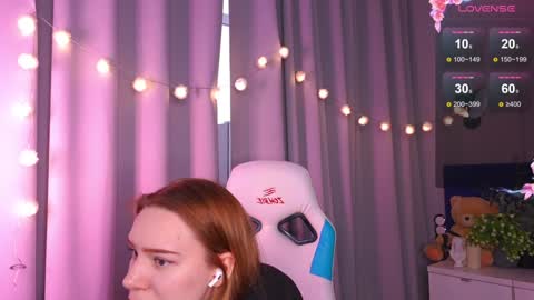 im Amy online show from February 1, 9:21 am