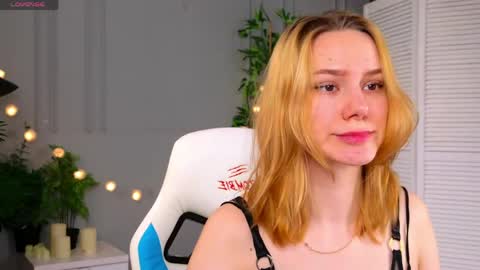 im Amy online show from April 1, 1:34 pm