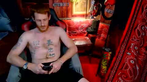 Snapshot of _redxxx chatting on April 26, 11:13 pm REDxxx online show from April 26, 11:13 pm