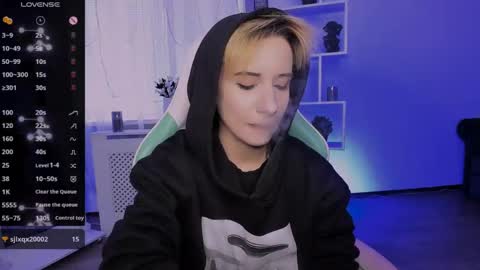 Snapshot of _rein_ramm chatting on April 21, 2:34 pm Rein online show from April 21, 2:34 pm