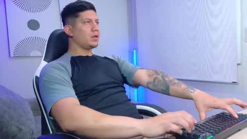 Snapshot of _robertobaggio chatting on March 2, 12:23 pm Roberto online show from March 2, 12:23 pm