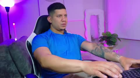 Snapshot of _robertobaggio chatting on June 6, 11:37 am Roberto online show from June 6, 11:37 am