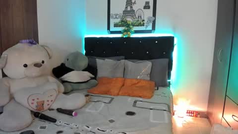 _rosi_berlin_ online show from March 12, 5:02 am