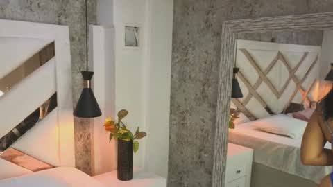 Snapshot of _saara_evans_ chatting on October 15, 7:58 pm Sara online show from October 15, 7:58 pm