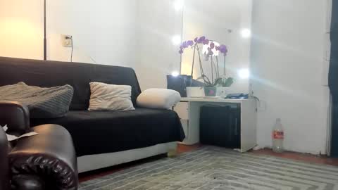 Snapshot of _sahhir chatting on October 30, 4:03 am sair online show from October 30, 4:03 am
