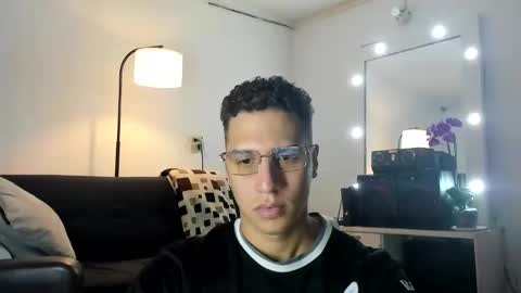 Snapshot of _sahhir chatting on November 5, 4:34 am sair online show from November 5, 4:34 am