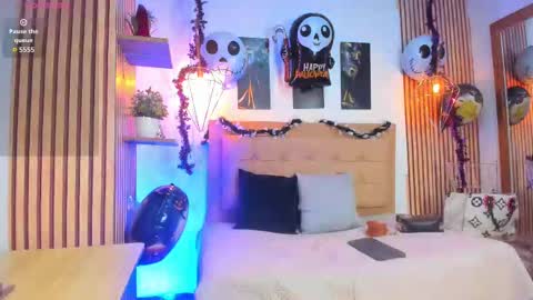 SAMANTHA FOX online show from October 21, 10:05 am