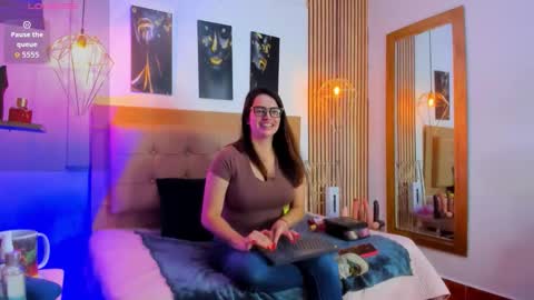 SAMANTHA FOX online show from January 8, 11:23 am