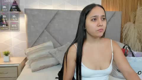 Snapshot of _sammy_fit chatting on May 28, 12:24 pm Antonella online show from May 28, 12:24 pm