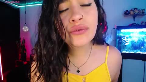 Snapshot of _santalove_ chatting on December 6, 7:01 pm SantaLove online show from December 6, 7:01 pm