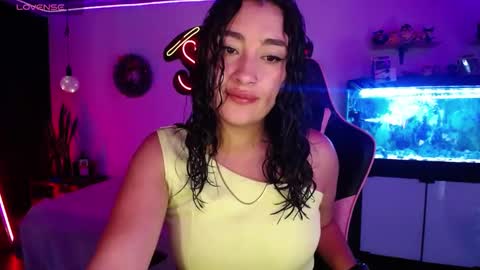 Snapshot of _santalove_ chatting on December 17, 6:31 pm SantaLove online show from December 17, 6:31 pm