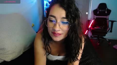 Snapshot of _santalove_ chatting on December 28, 9:51 pm SantaLove online show from December 28, 9:51 pm