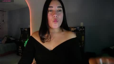 Snapshot of _santalove_ chatting on April 18, 9:26 pm SantaLove online show from April 18, 9:26 pm