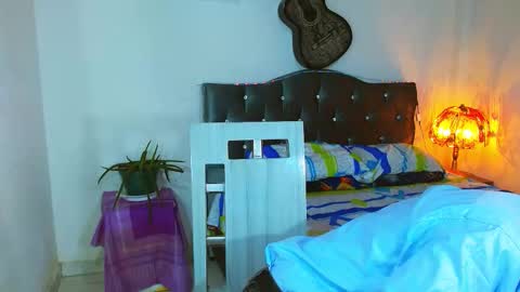 santi online show from March 27, 7:25 am