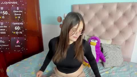 Sarah online show from February 18, 1:44 pm