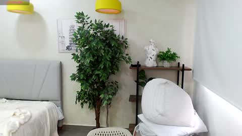 Sassy Girl online show from January 4, 5:05 pm