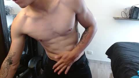 Snapshot of _schnnneider_ chatting on March 7, 6:27 pm SCHNEIDER online show from March 7, 6:27 pm
