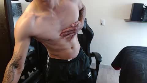 Snapshot of _schnnneider_ chatting on March 11, 6:58 pm SCHNEIDER online show from March 11, 6:58 pm