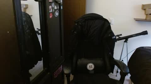 Snapshot of _schnnneider_ chatting on April 11, 8:13 pm SCHNEIDER online show from April 11, 8:13 pm