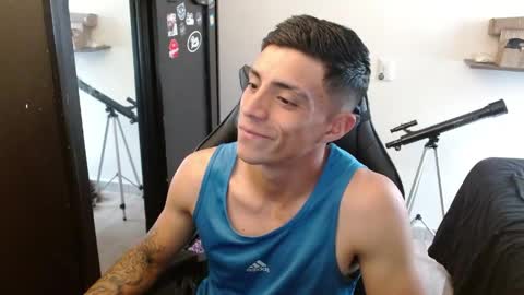 Snapshot of _schnnneider_ chatting on April 13, 6:57 pm SCHNEIDER online show from April 13, 6:57 pm