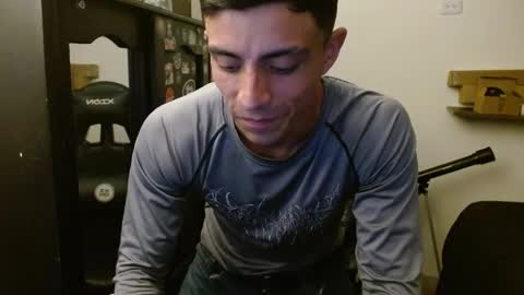Snapshot of _schnnneider_ chatting on April 16, 12:22 am SCHNEIDER online show from April 16, 12:22 am