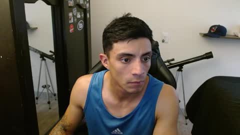 Snapshot of _schnnneider_ chatting on May 2, 5:07 pm SCHNEIDER online show from May 2, 5:07 pm