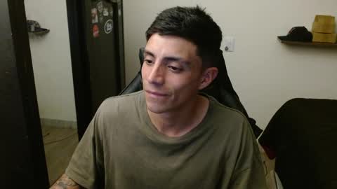 Snapshot of _schnnneider_ chatting on May 13, 12:52 am SCHNEIDER online show from May 13, 12:52 am
