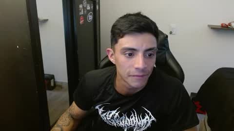 Snapshot of _schnnneider_ chatting on May 19, 10:16 pm SCHNEIDER online show from May 19, 10:16 pm
