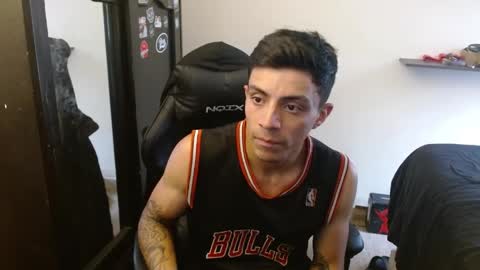 Snapshot of _schnnneider_ chatting on May 23, 5:17 pm SCHNEIDER online show from May 23, 5:17 pm