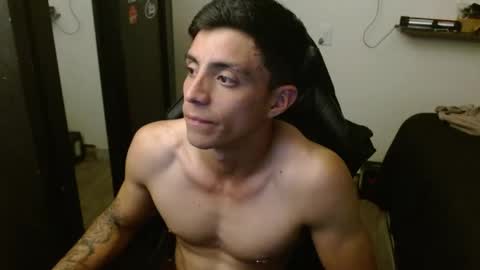 Snapshot of _schnnneider_ chatting on May 25, 11:22 pm SCHNEIDER online show from May 25, 11:22 pm
